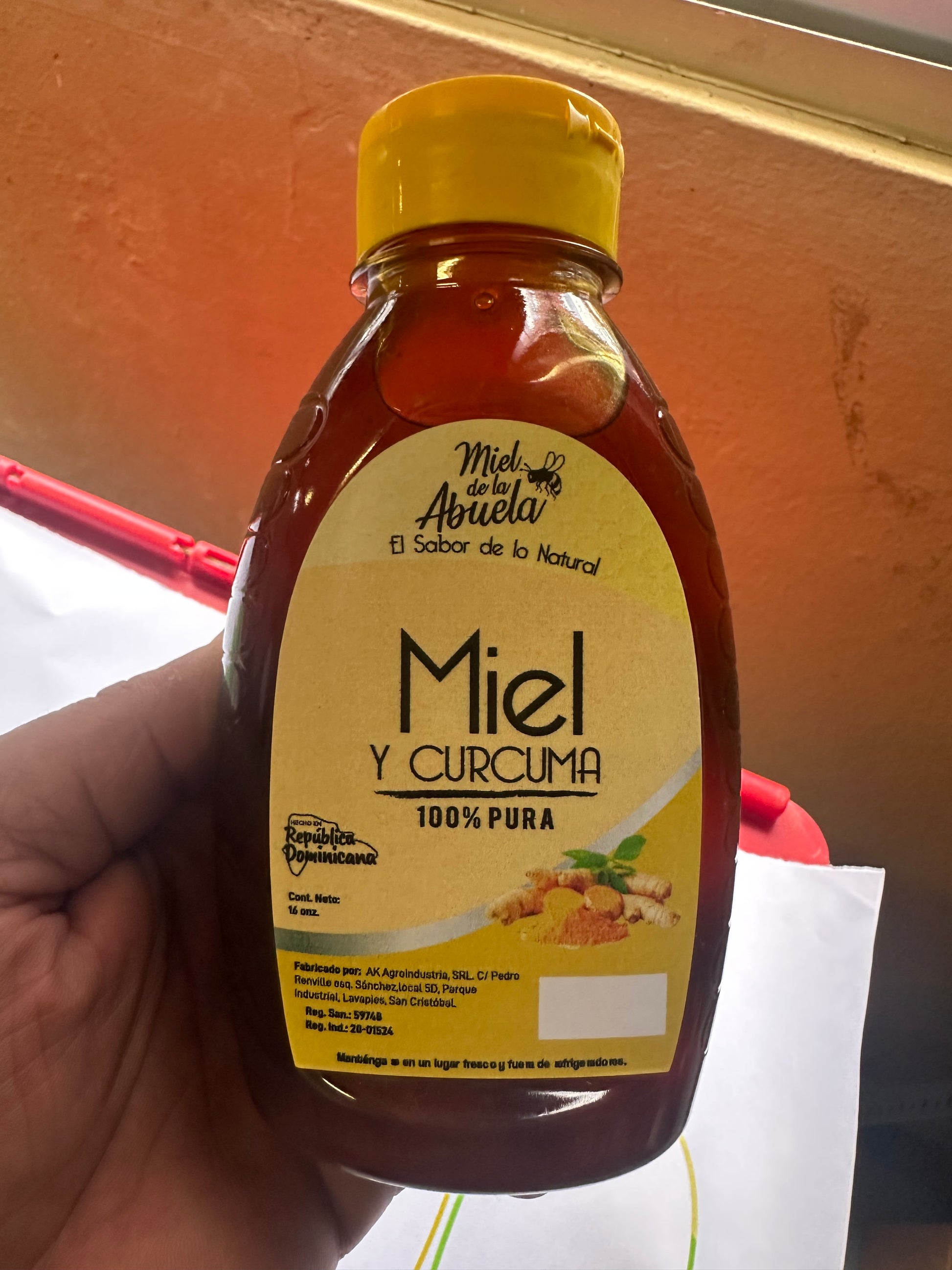 Miel y Cúrcuma
